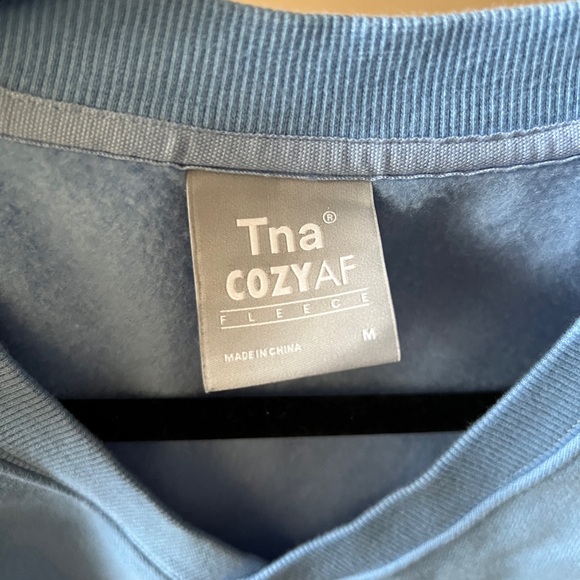 TNA Aritzia cozy fleece sweater blue in size M - Picture 4 of 4